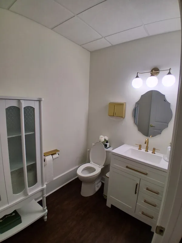 TRW Remodeling Bathrooms project photo